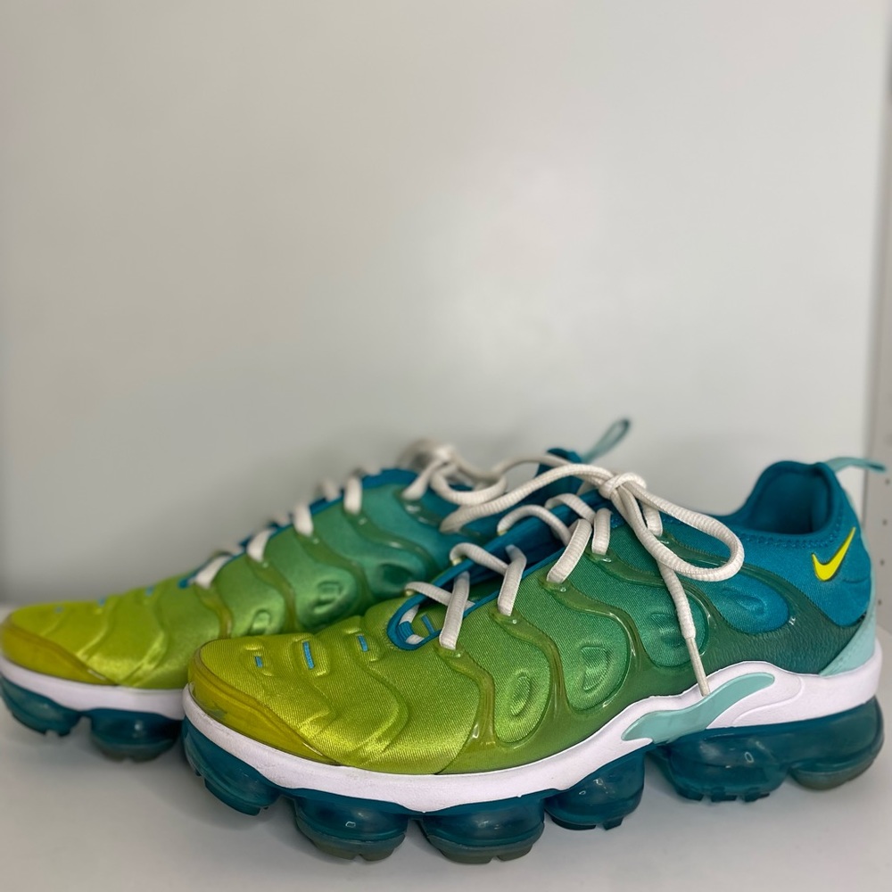 Women’s Nike Air VaporMax Plus (Good condition) Teal/ Lime Green